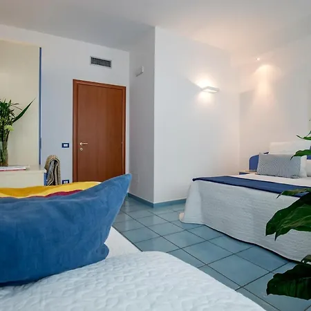 Angelina Aparthotel 3*