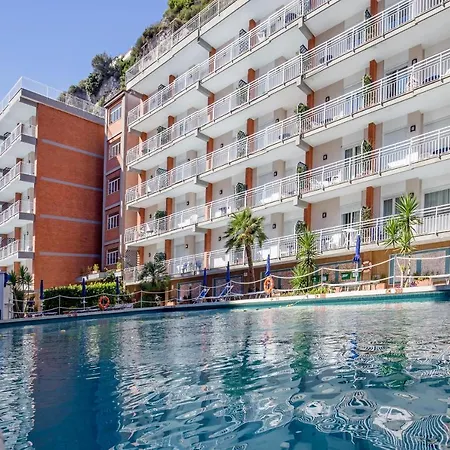 Aparthotel Angelina 2*