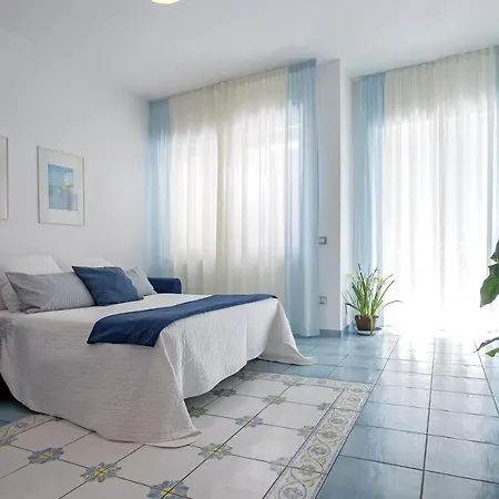 Angelina Aparthotel