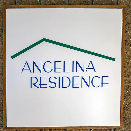 Angelina アパートホテル 3*